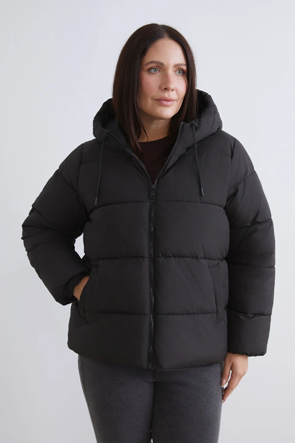 LCWAIKIKI Classic Siyah Kapüşonlu Kadın Şişme Mont