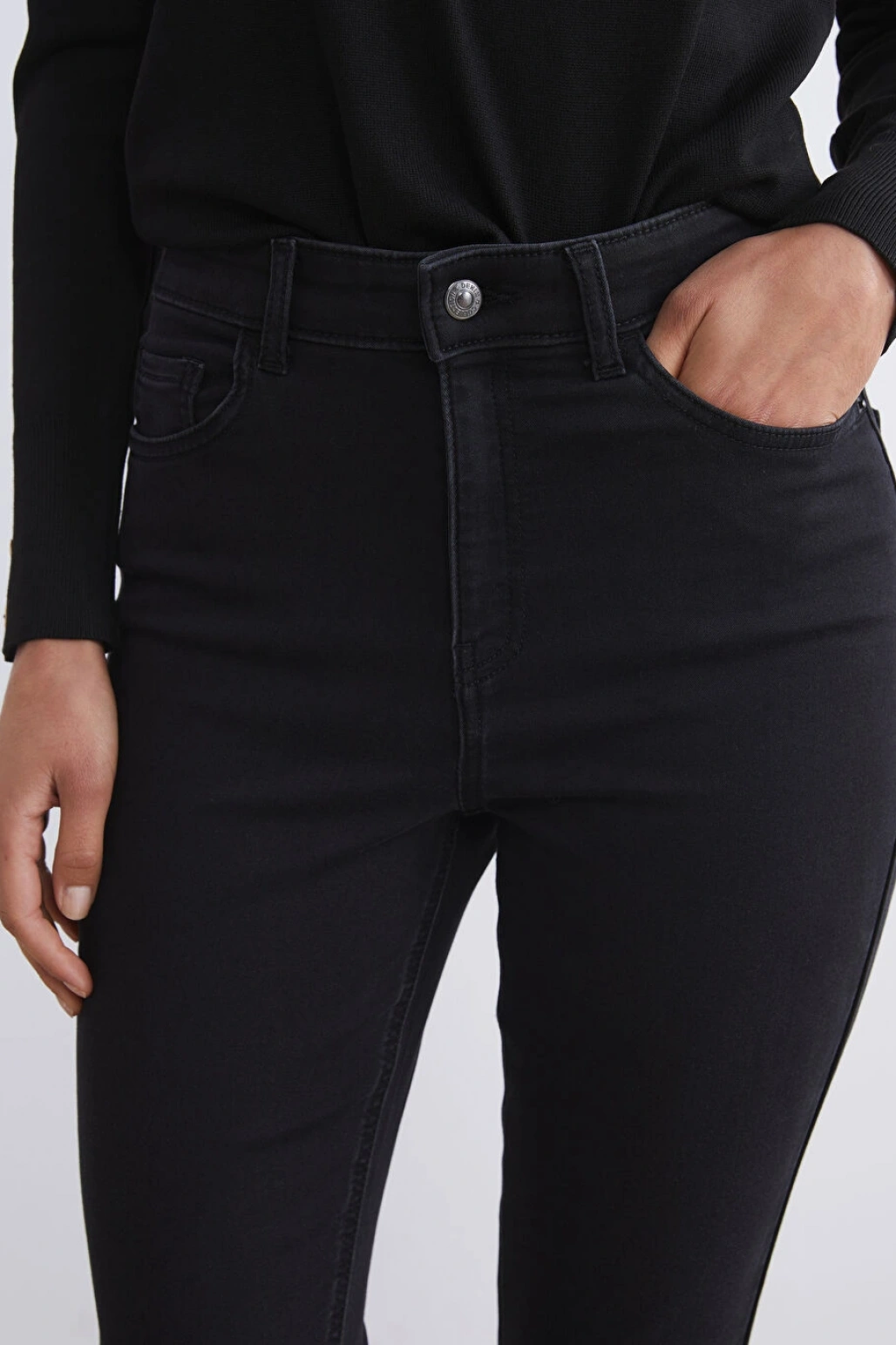 LCWAIKIKI Classic Siyah Slim Fit Kadın Içi Şardonlu Jean Pantolon