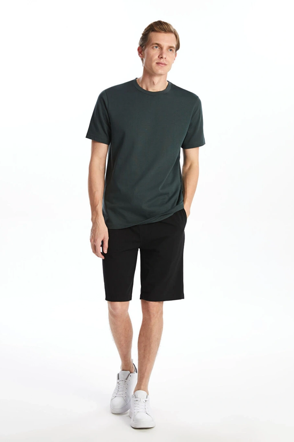 LCWAIKIKI Classic Siyah Standart Kalıp Pike Erkek Şort