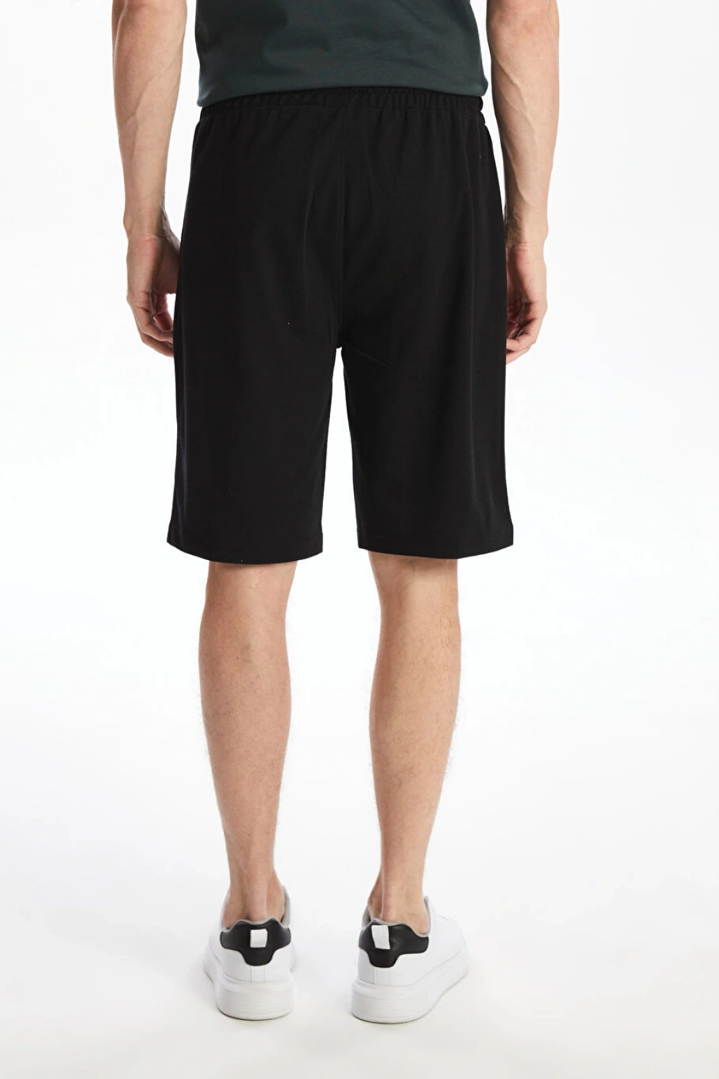 LCWAIKIKI Classic Siyah Standart Kalıp Pike Erkek Şort