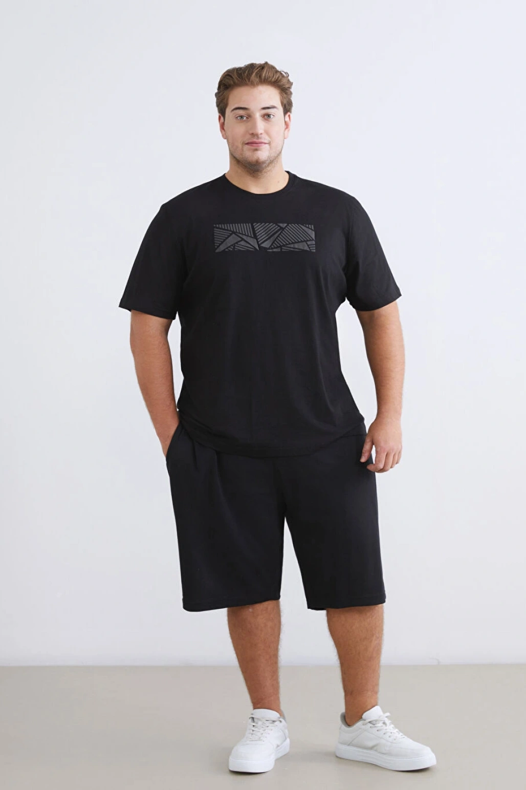 LCWAIKIKI Classic Siyah Standart Kalıp Pike Erkek Şort