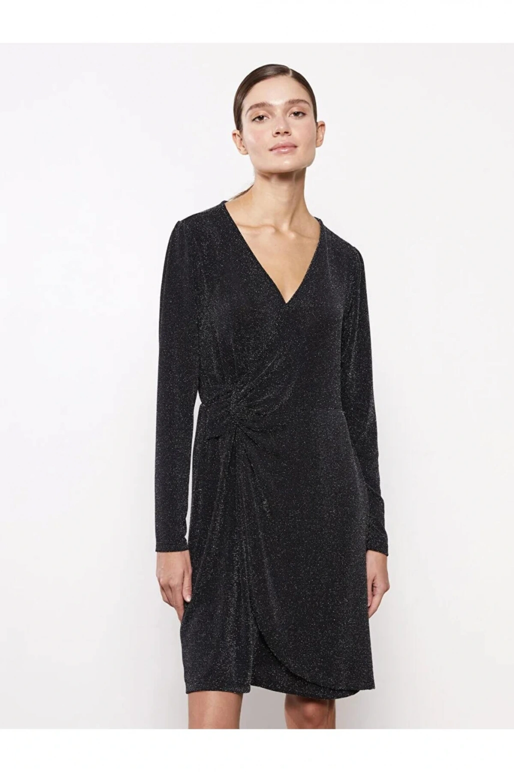 LCWAIKIKI Classic Siyah V Yaka Parlak Görünümlü Uzun Kollu Kadın Elbise