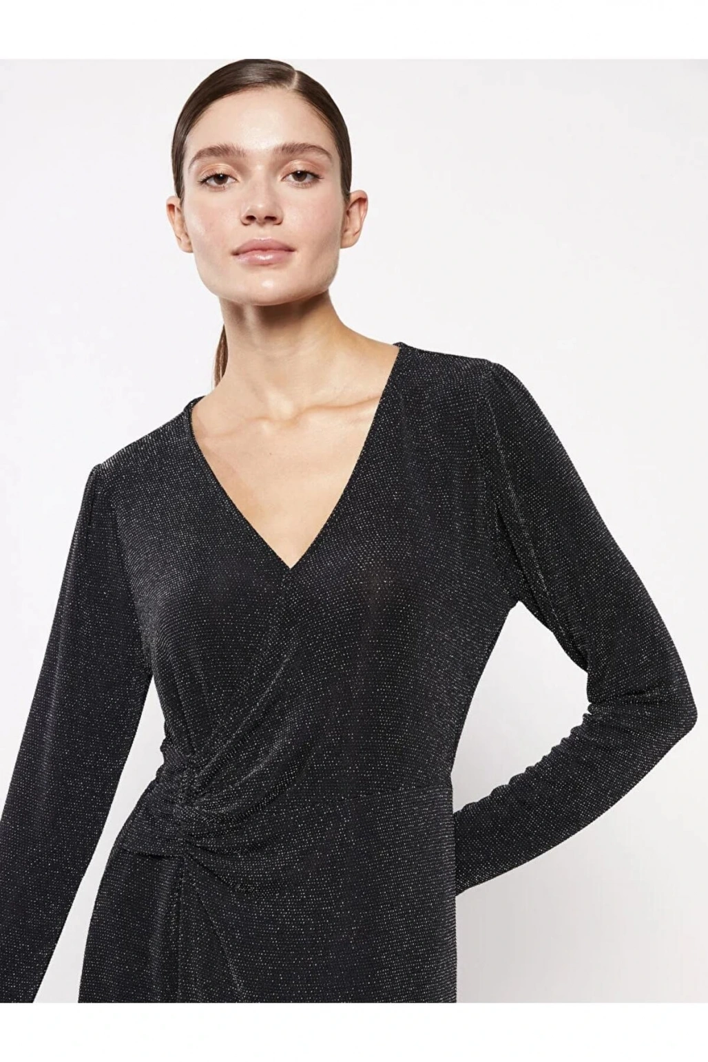 LCWAIKIKI Classic Siyah V Yaka Parlak Görünümlü Uzun Kollu Kadın Elbise