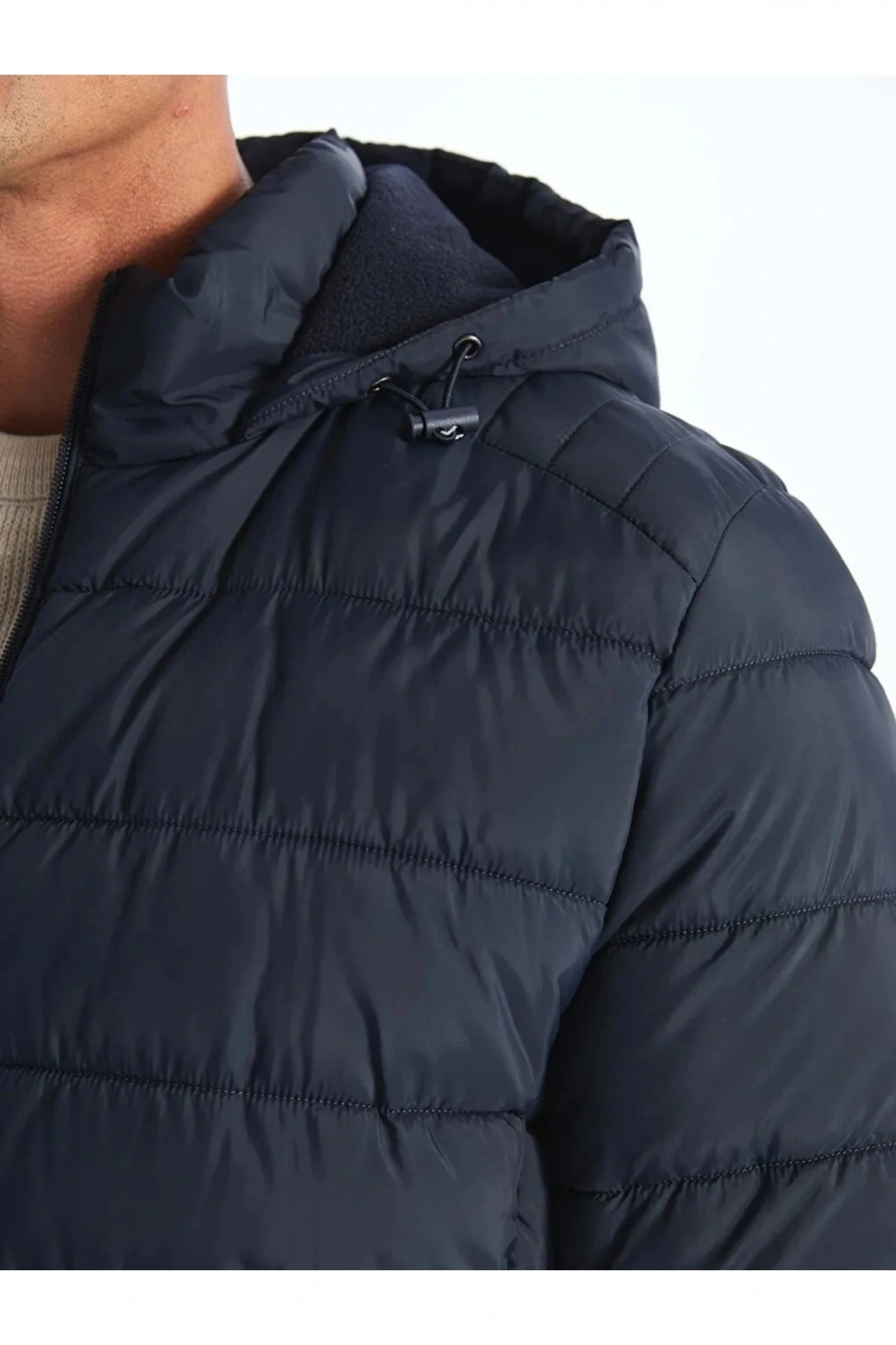 LCWAIKIKI Classic  Standart Kalıp Kapüşonlu Erkek Şişme Mont