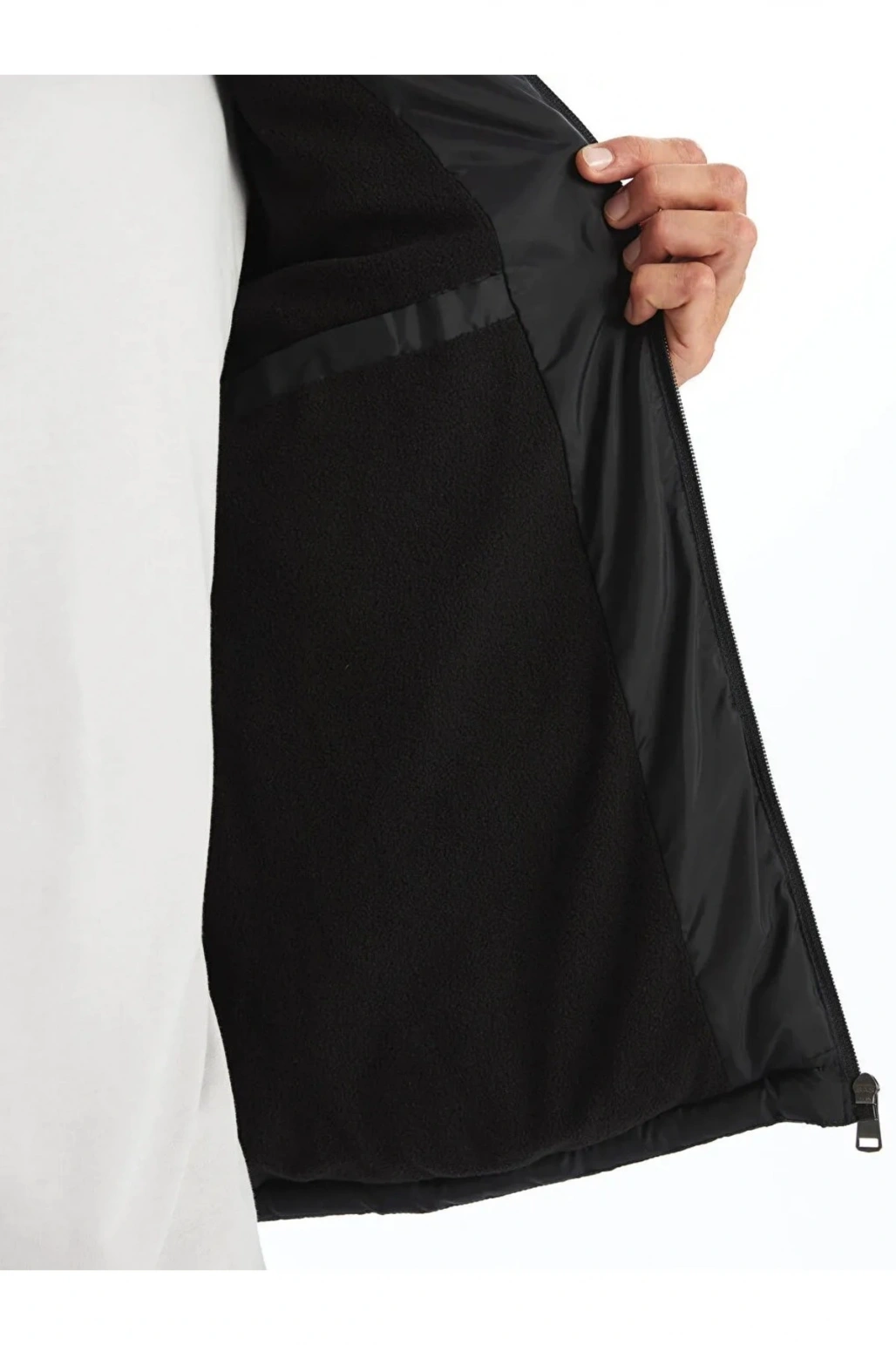 LCWAIKIKI Classic  Standart Kalıp Kapüşonlu Erkek Şişme Mont