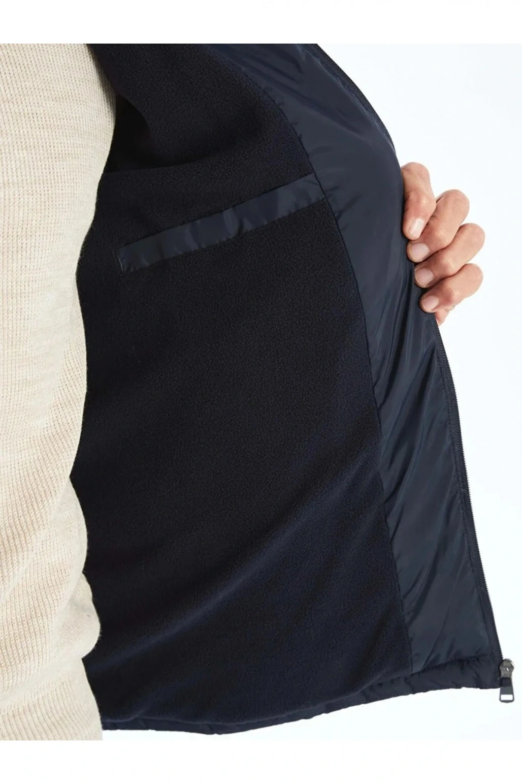 LCWAIKIKI Classic  Standart Kalıp Kapüşonlu Erkek Şişme Mont