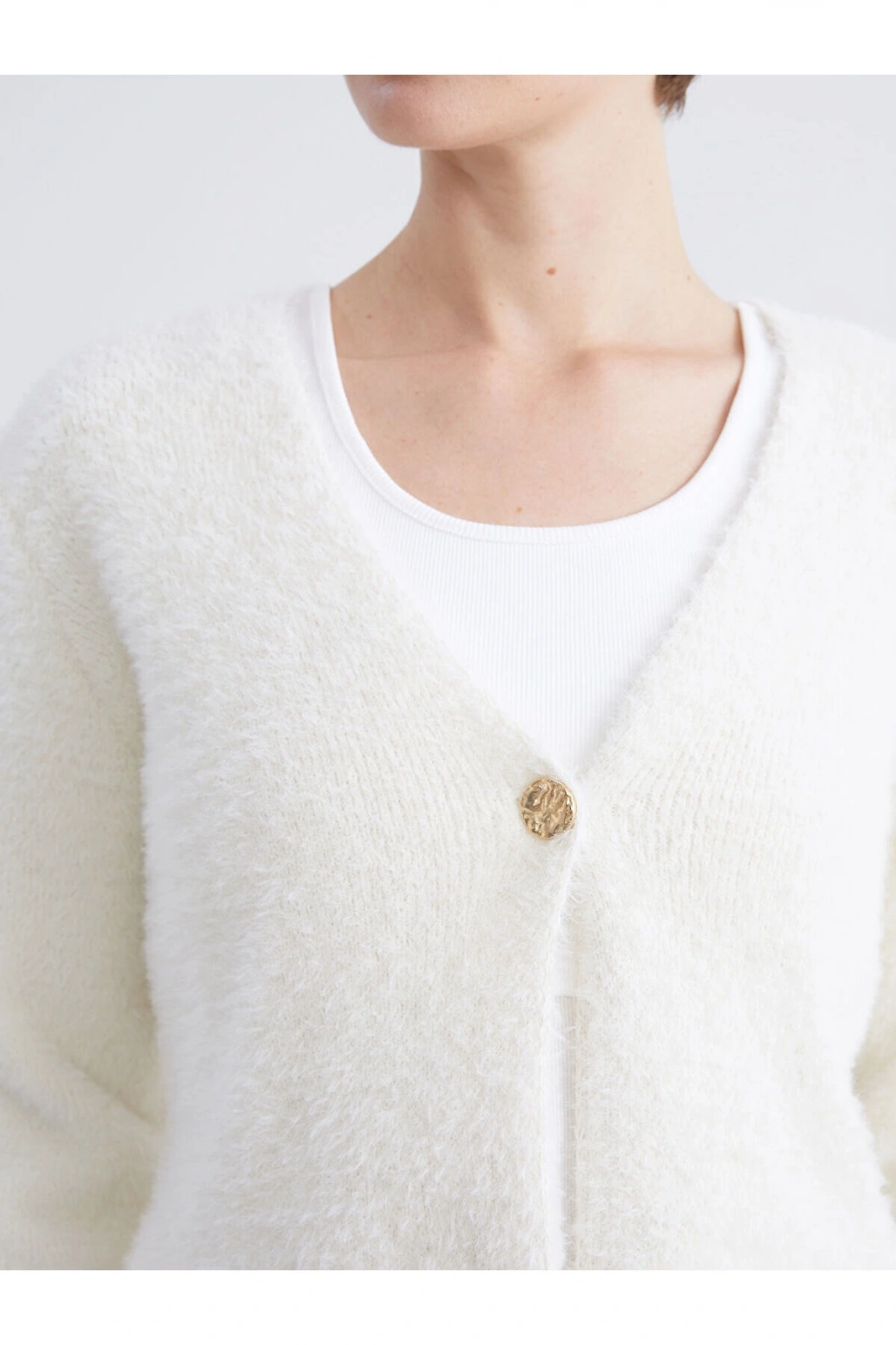 LCWAIKIKI ClassicEkru V Yaka Kadın Pelüş Triko Hırka