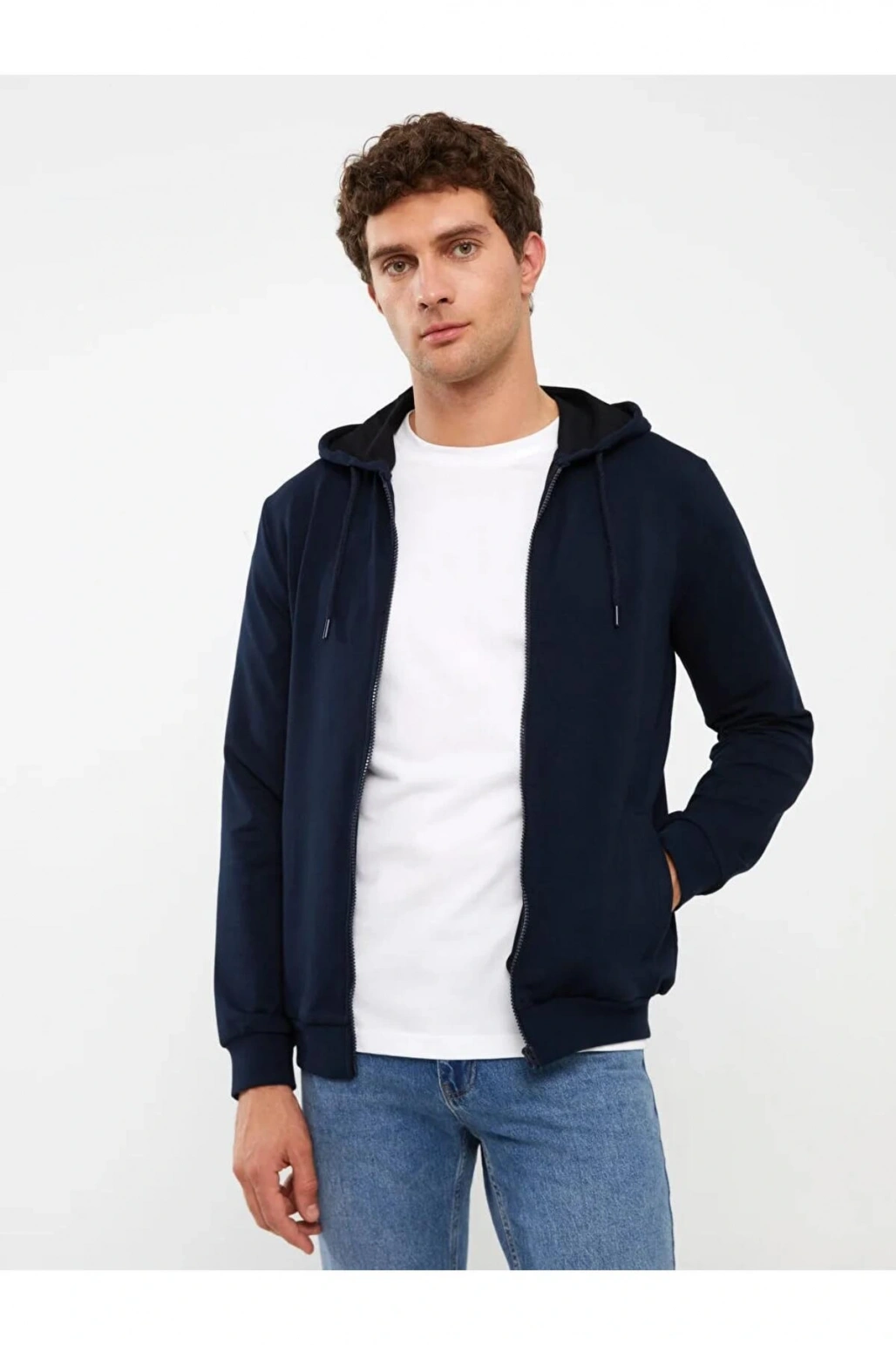 LCWAIKIKI ClassicLacivert Kapüşonlu Uzun Kollu Erkek Spor Hırka