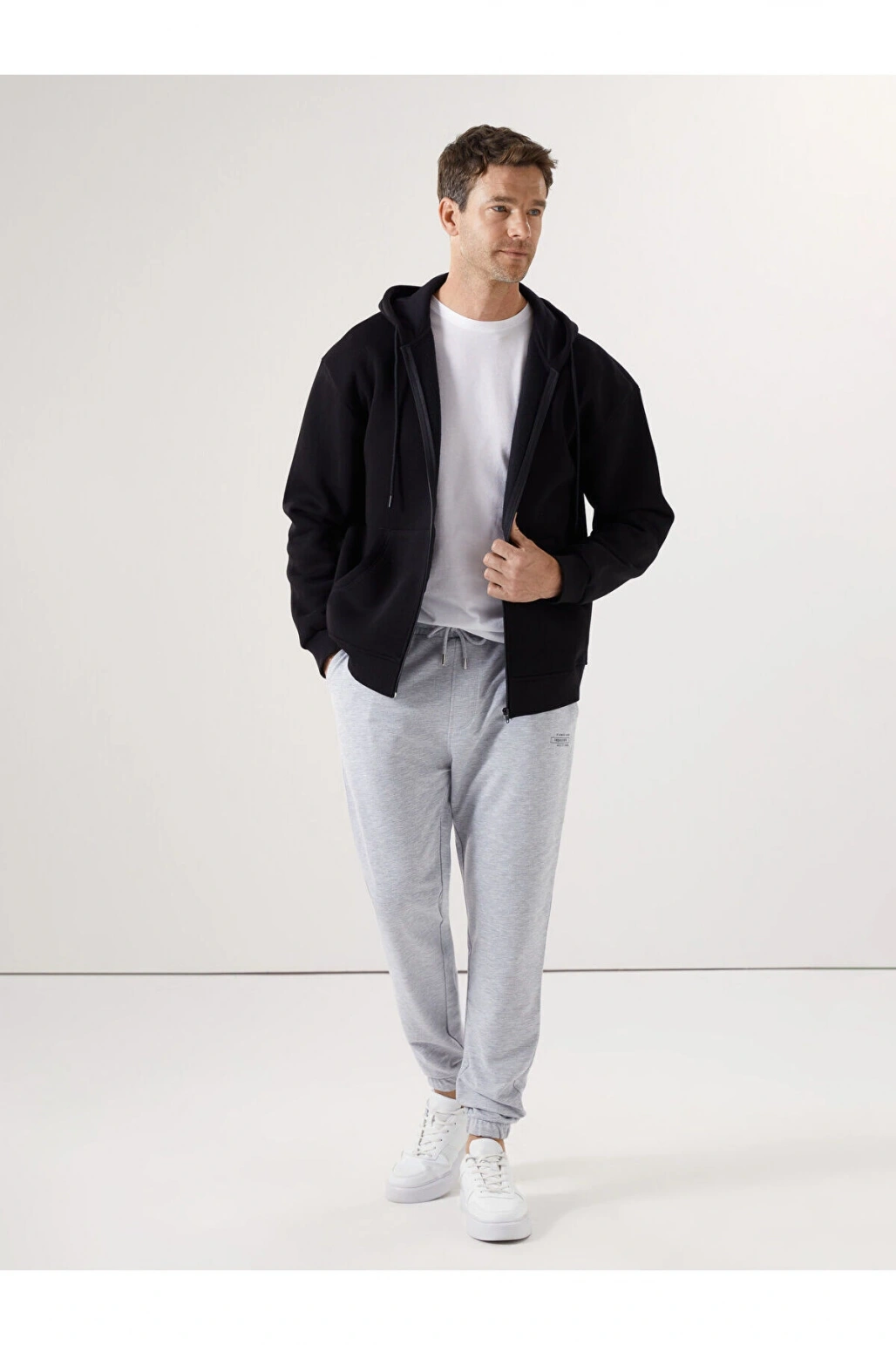 Lcwk Kapüşonlu Uzun Kollu Erkek Fermuarlı Sweatshirt