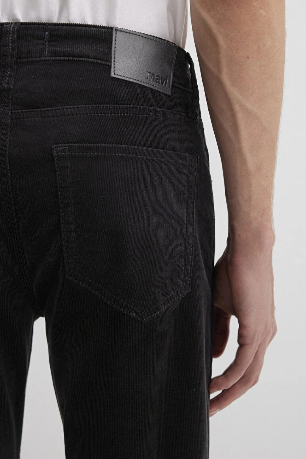 Marcus Siyah Kadife Pantolon