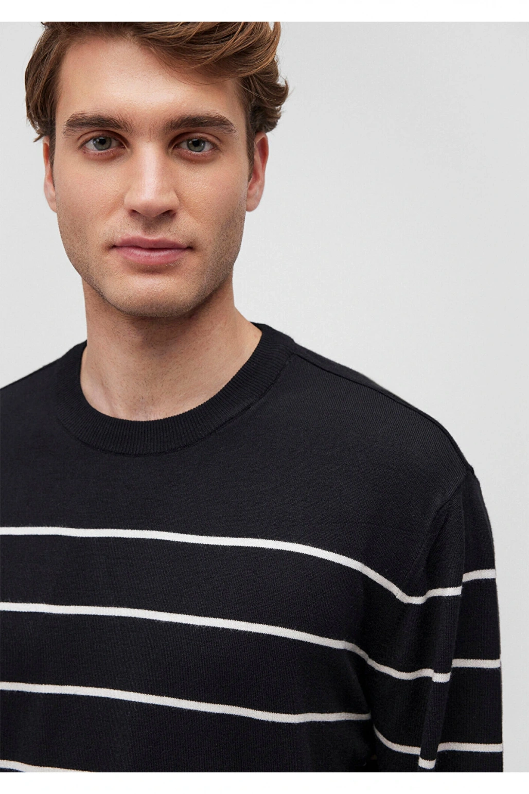 Mavi Beyaz Çizgili Siyah Kazak Regular Fit / Normal Kesim