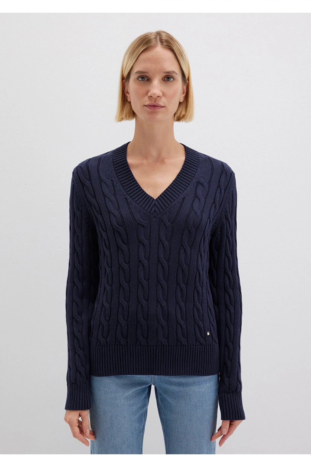 Mavi İpek Karışımlı V Yaka Lacivert Kazak Slim Fit / Dar Kesim