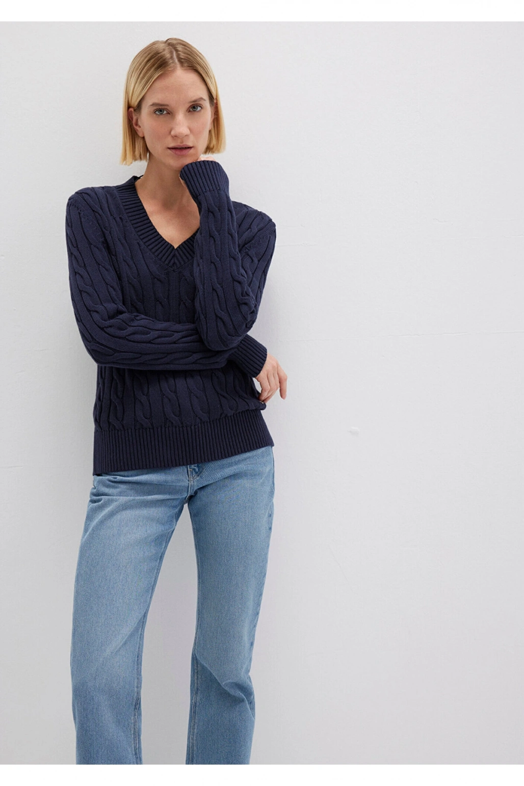 Mavi İpek Karışımlı V Yaka Lacivert Kazak Slim Fit / Dar Kesim