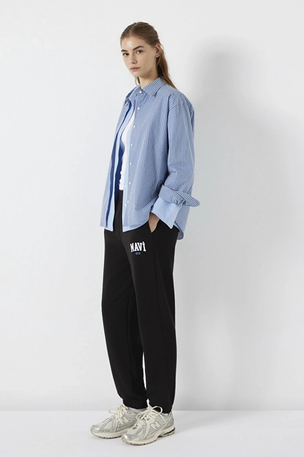 Mavi Logo Baskılı Siyah Eşofman Altı