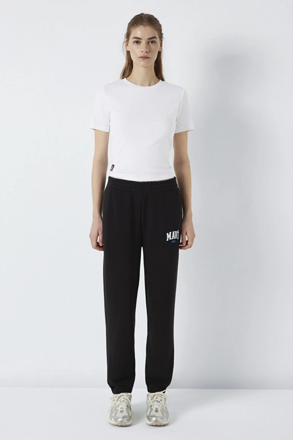 Mavi Logo Baskılı Siyah Eşofman Altı