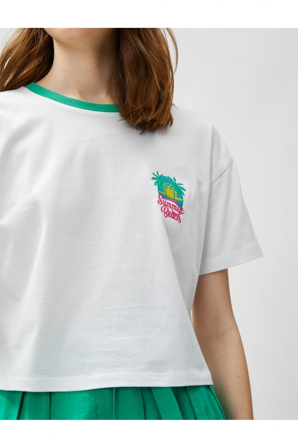 Palmiye Nakışlı Crop Tişört