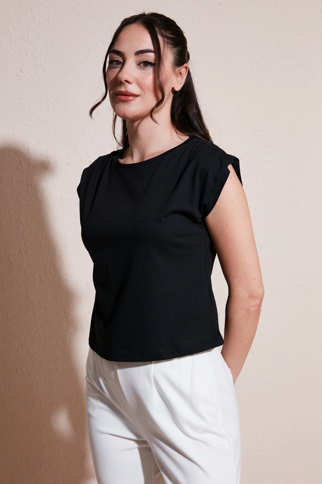 Pamuklu Regular Fit Omuz Büzgülü Bluz  BLUZ 24Y0794K1