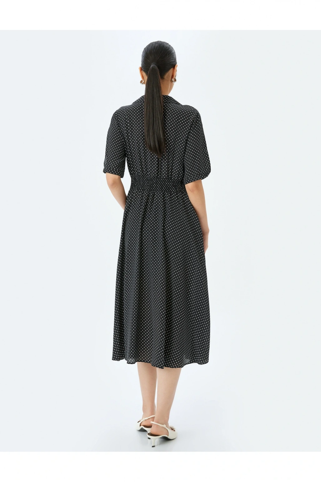 Puantiye Desenli Gömlek Yaka Kısa Kollu Midi Boy Viskon Elbise