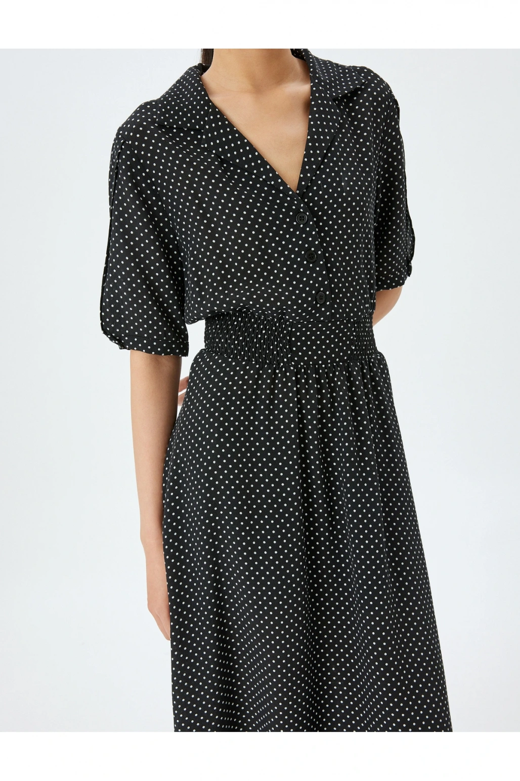 Puantiye Desenli Gömlek Yaka Kısa Kollu Midi Boy Viskon Elbise