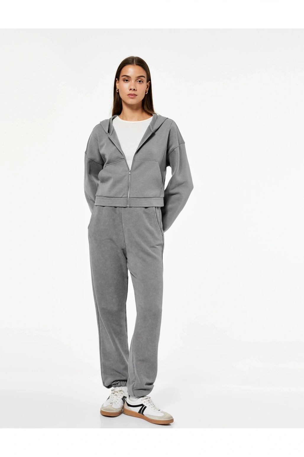 Rahat Kalıp Kanguru Cepli Fermuarlı Yıkamalı Kapüşonlu Crop Sweatshirt