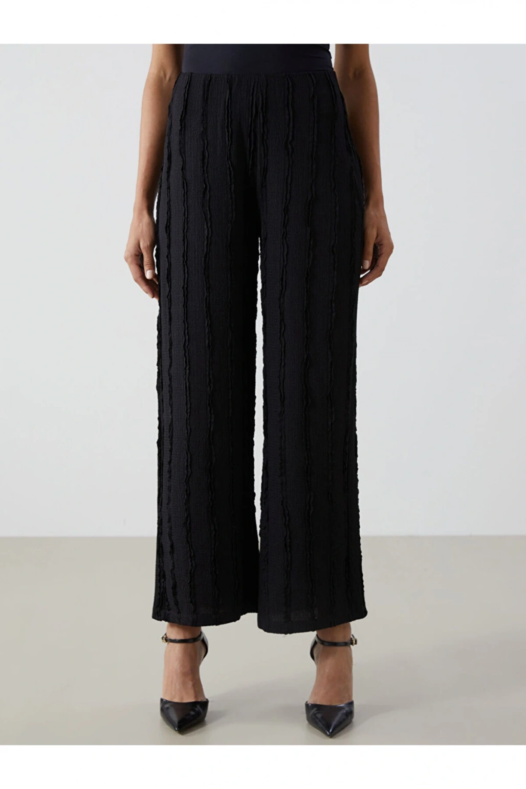 Siyah Beli Lastikli Dokulu Geniş Paça Kadın Pantolon