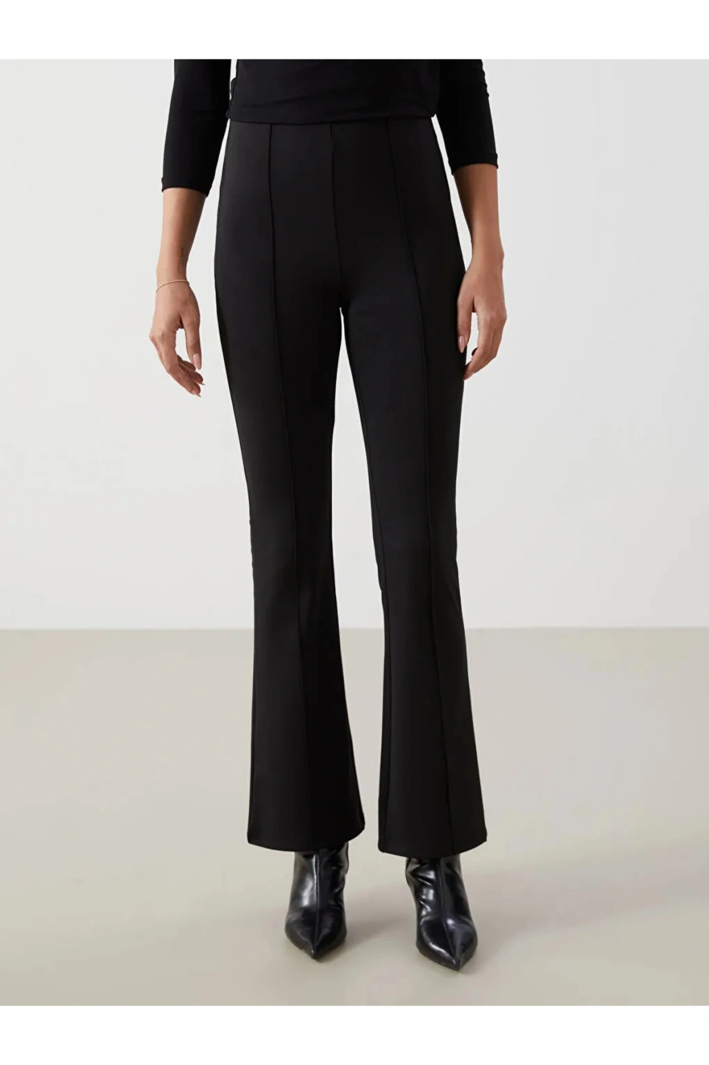 Siyah Ekstra Dar Fit İspanyol Paça Kadın Pantolon