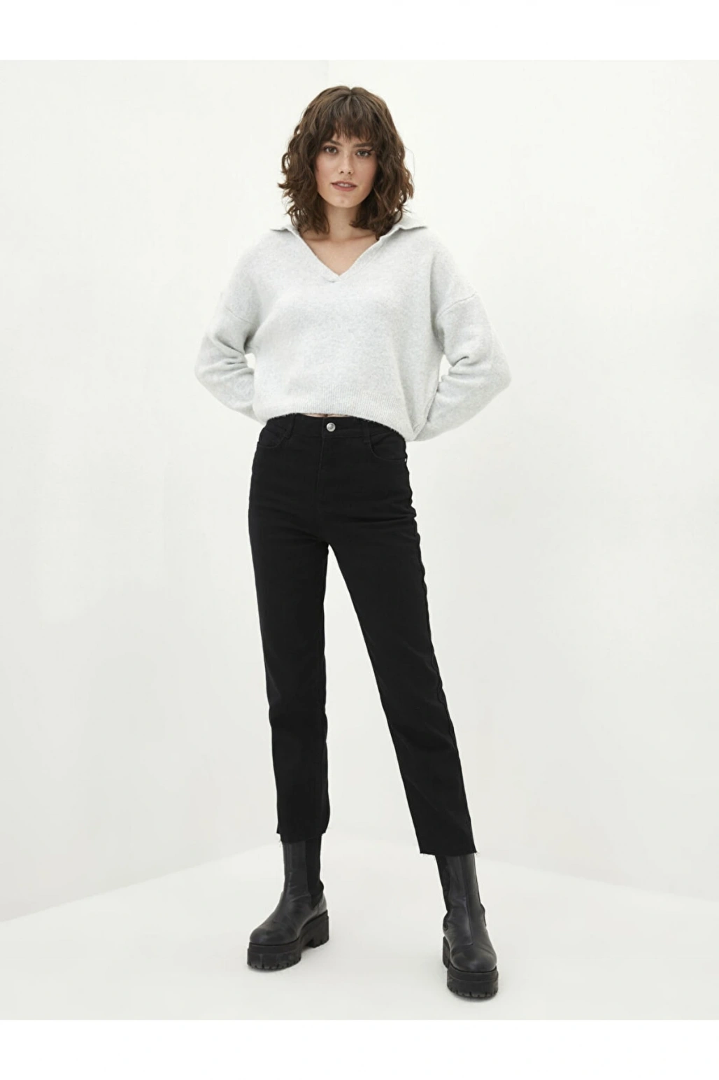 Standart Fit Düz Cep Detaylı Gabardin Kumaş Kadın Pantolon