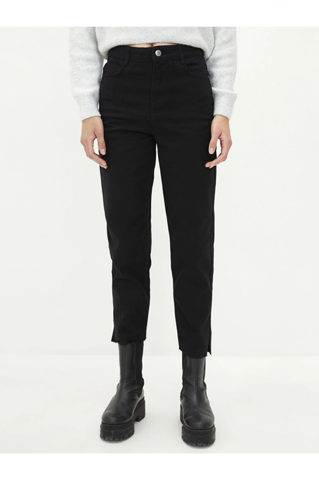 Standart Fit Düz Cep Detaylı Gabardin Kumaş Kadın Pantolon