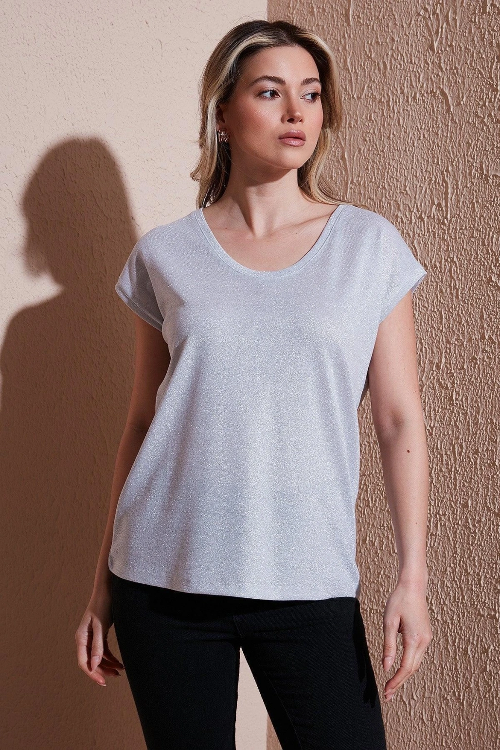 Standart Fit Yuvarlak Yaka Simli Bluz BLUZ 25Y0202K1