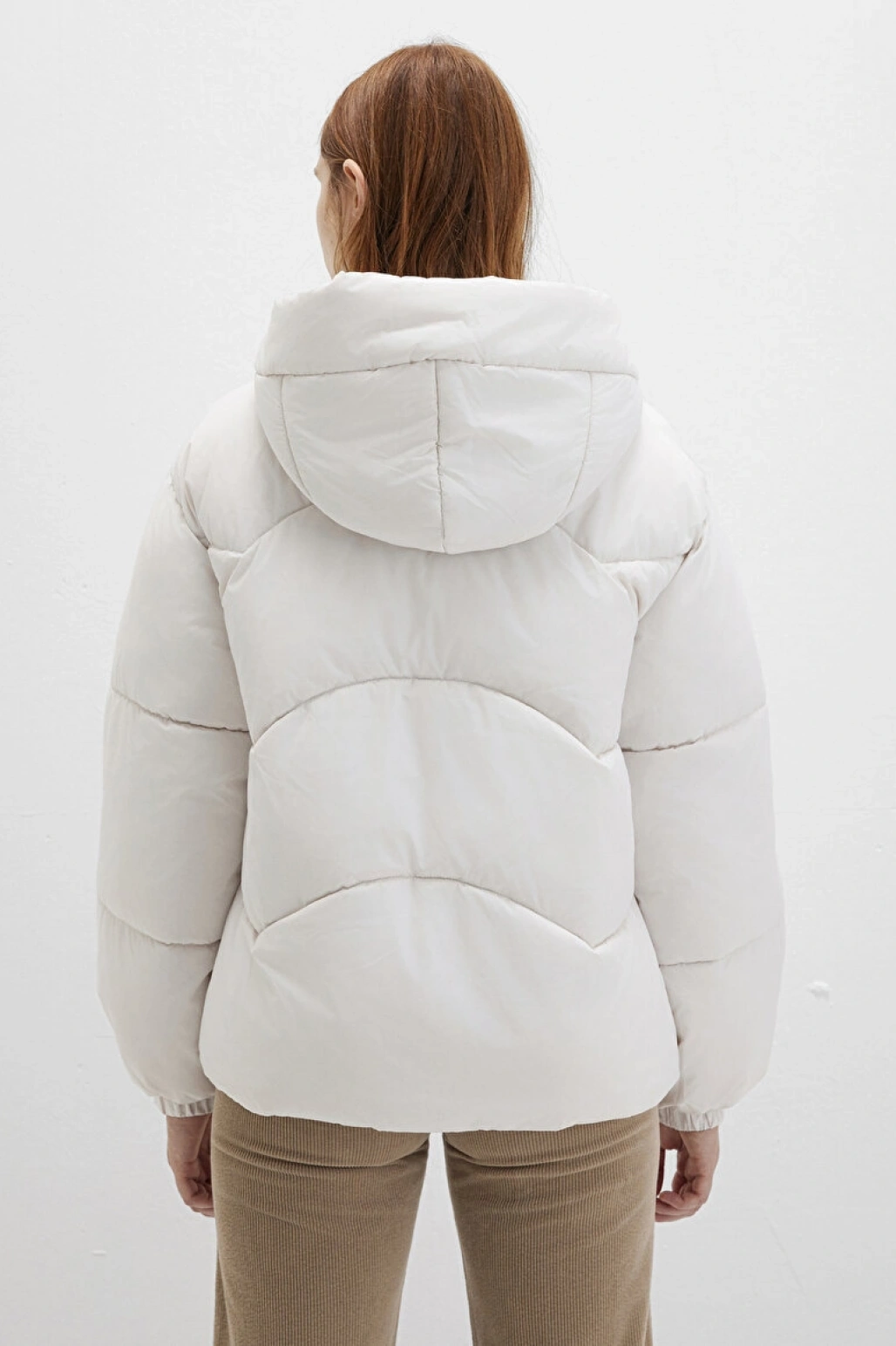 Su İtici Kapüşonlu Beyaz Şişme Mont