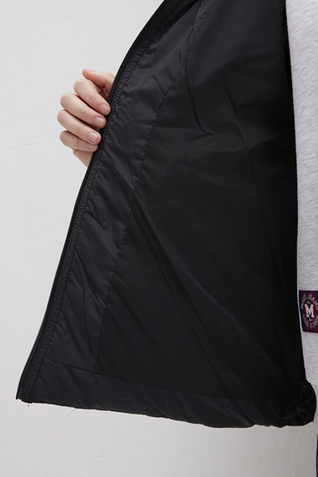 Su İtici Kapüşonlu Siyah Şişme Mont