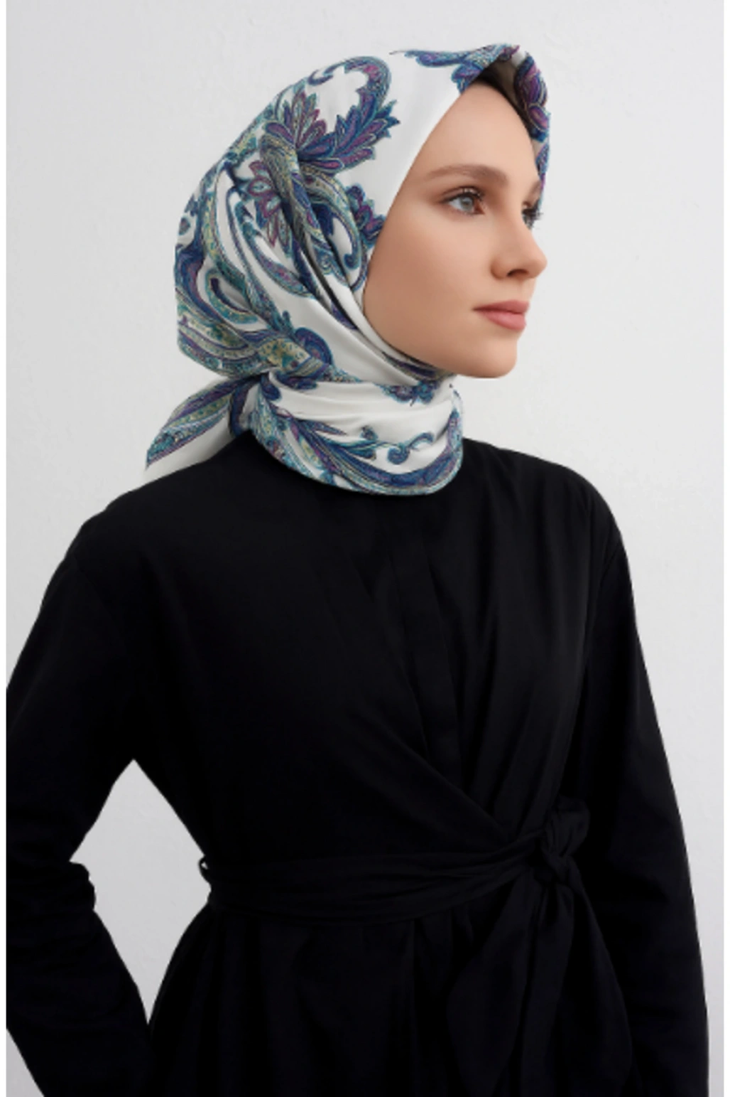 Tivil İpek Eşarp 60777 - 4 - 0003 - 0032 Beyaz Karışık Desen