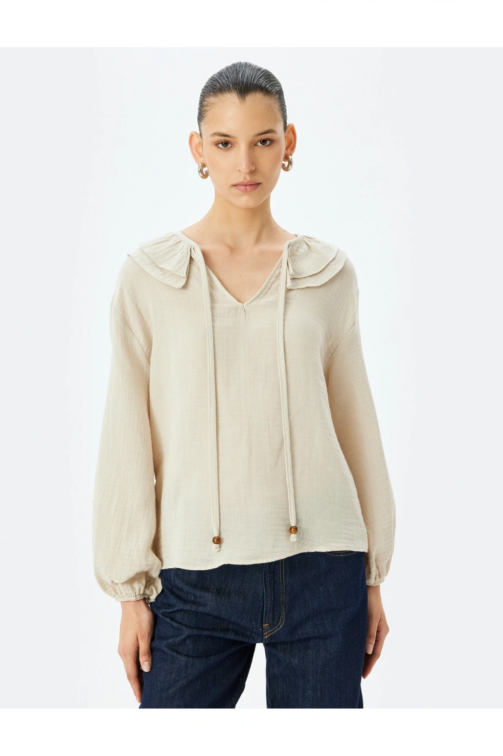 Uzun Kollu Bağlama Detaylı Bebe Yaka Müslin Bluz