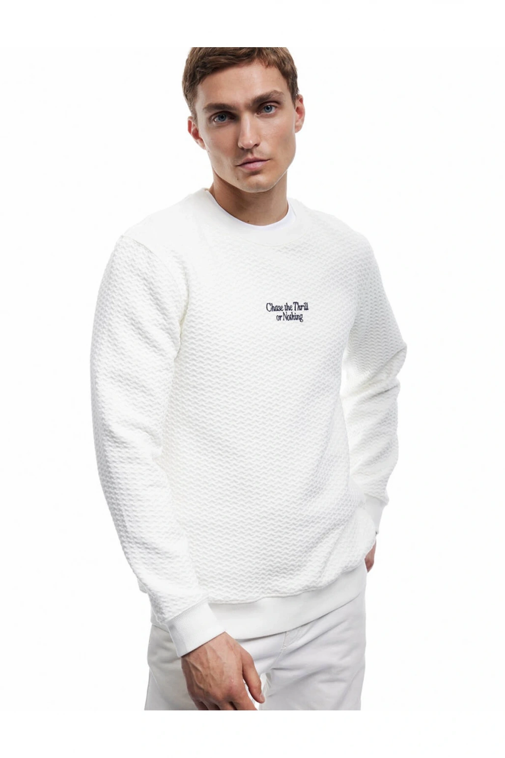 Uzun Kollu Bisiklet Yaka Dokulu İşlemeli Sweatshirt