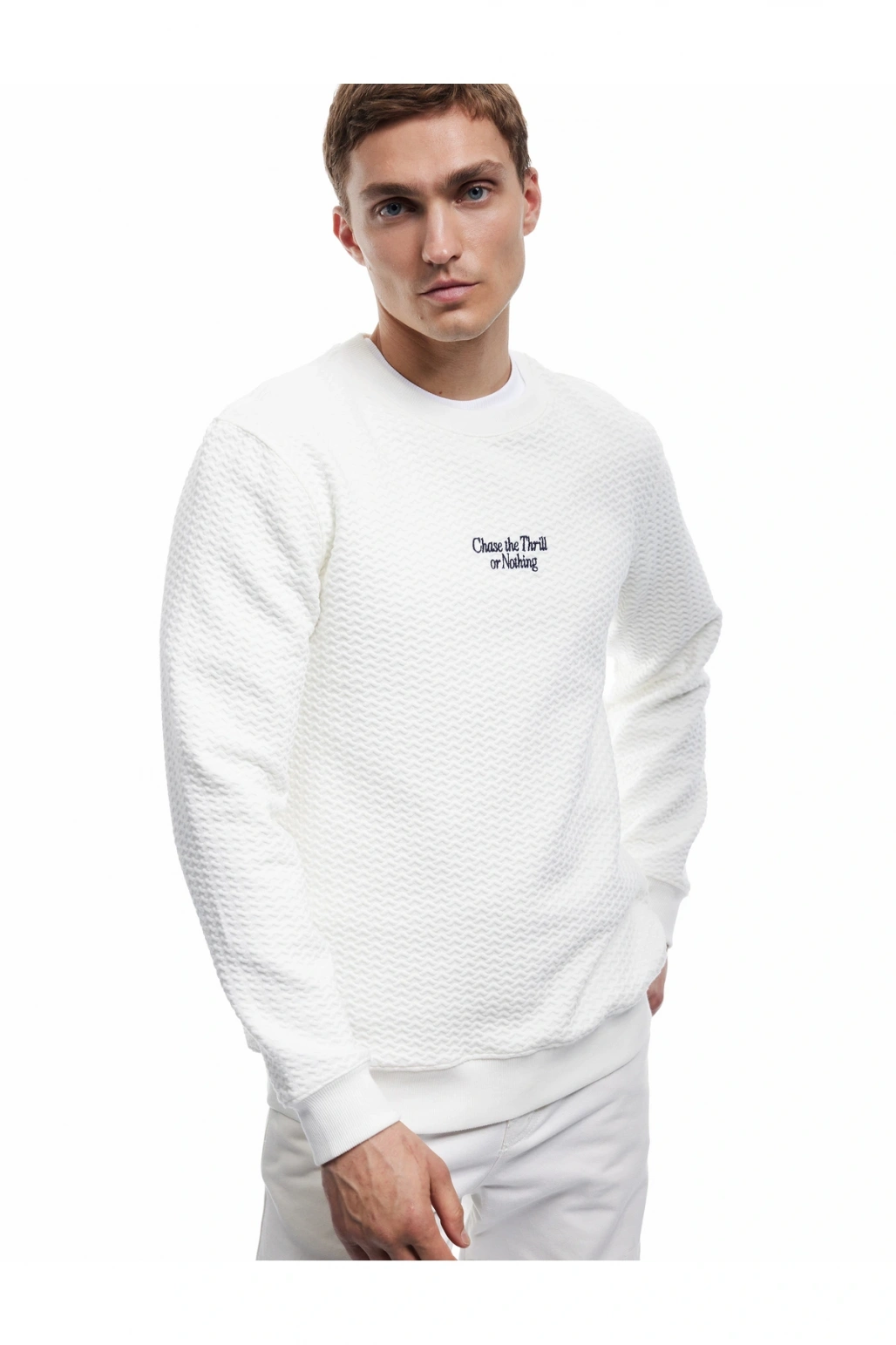 Uzun Kollu Bisiklet Yaka Dokulu İşlemeli Sweatshirt