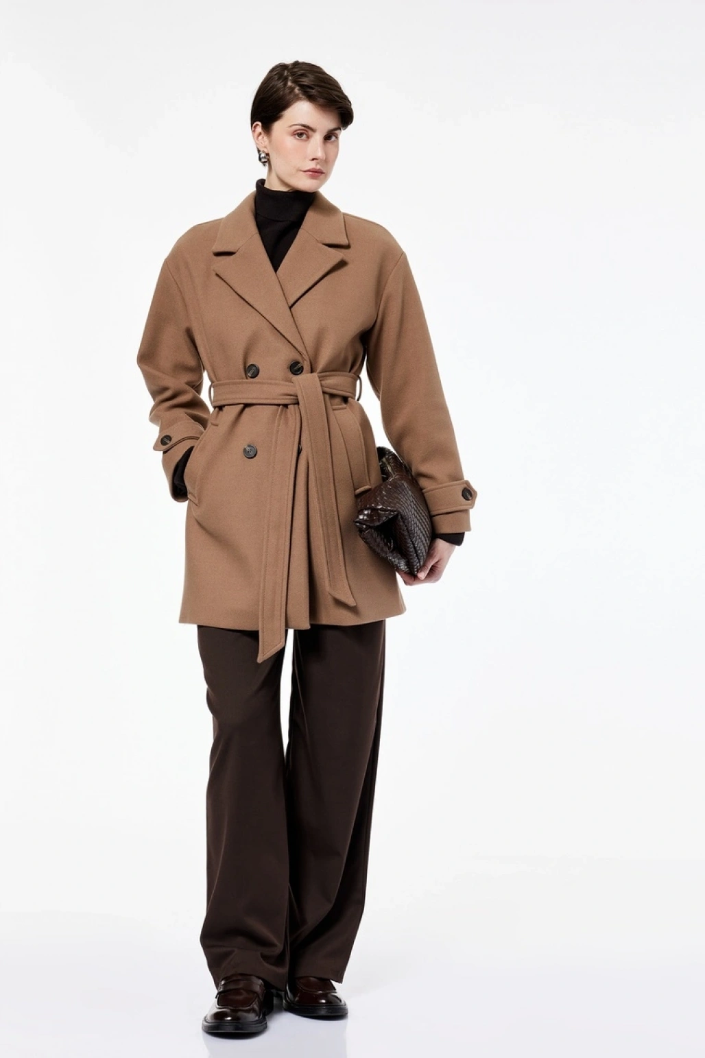 Uzun Kollu Cepli Düğmeli Kemerli Kruvaze Kaşe Kaban