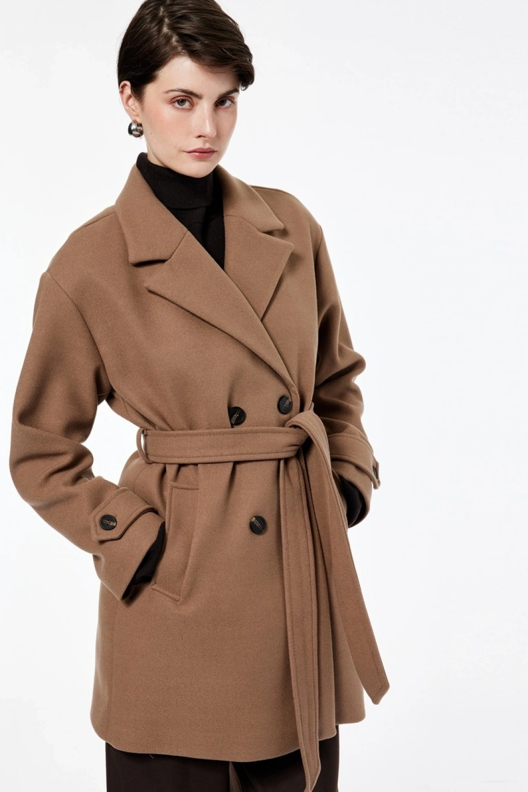 Uzun Kollu Cepli Düğmeli Kemerli Kruvaze Kaşe Kaban