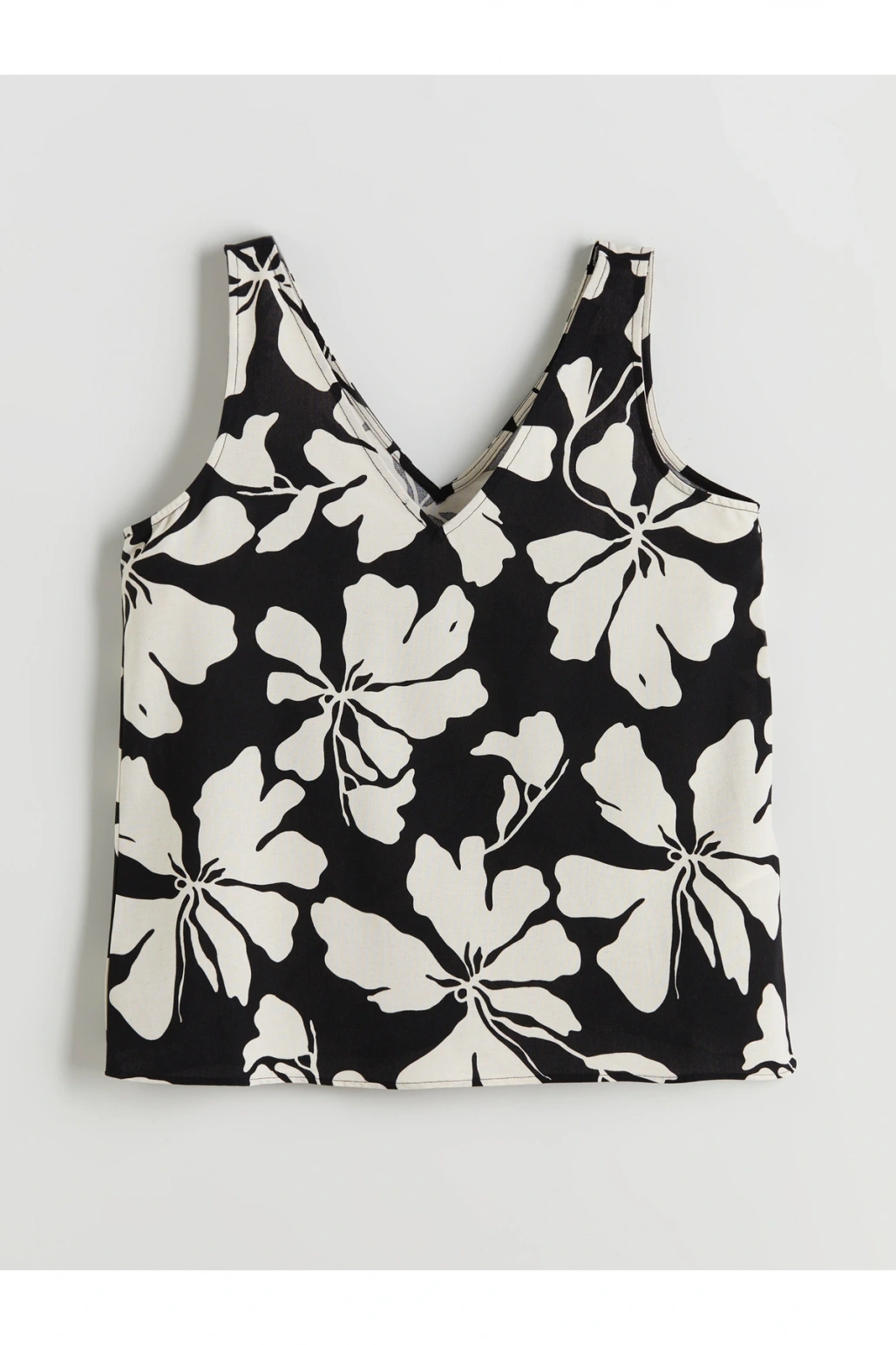 V Yaka Çiçekli Keten Karışımlı Bluz