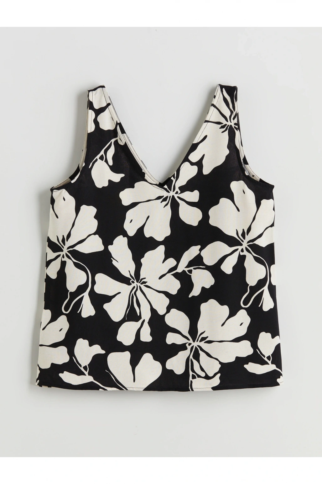 V Yaka Çiçekli Keten Karışımlı Bluz