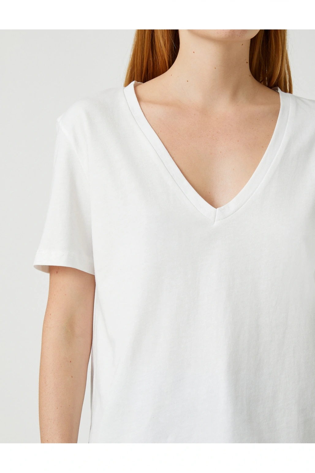 V Yaka Düz Beyaz Kadın T-shirt 3sak60002ek