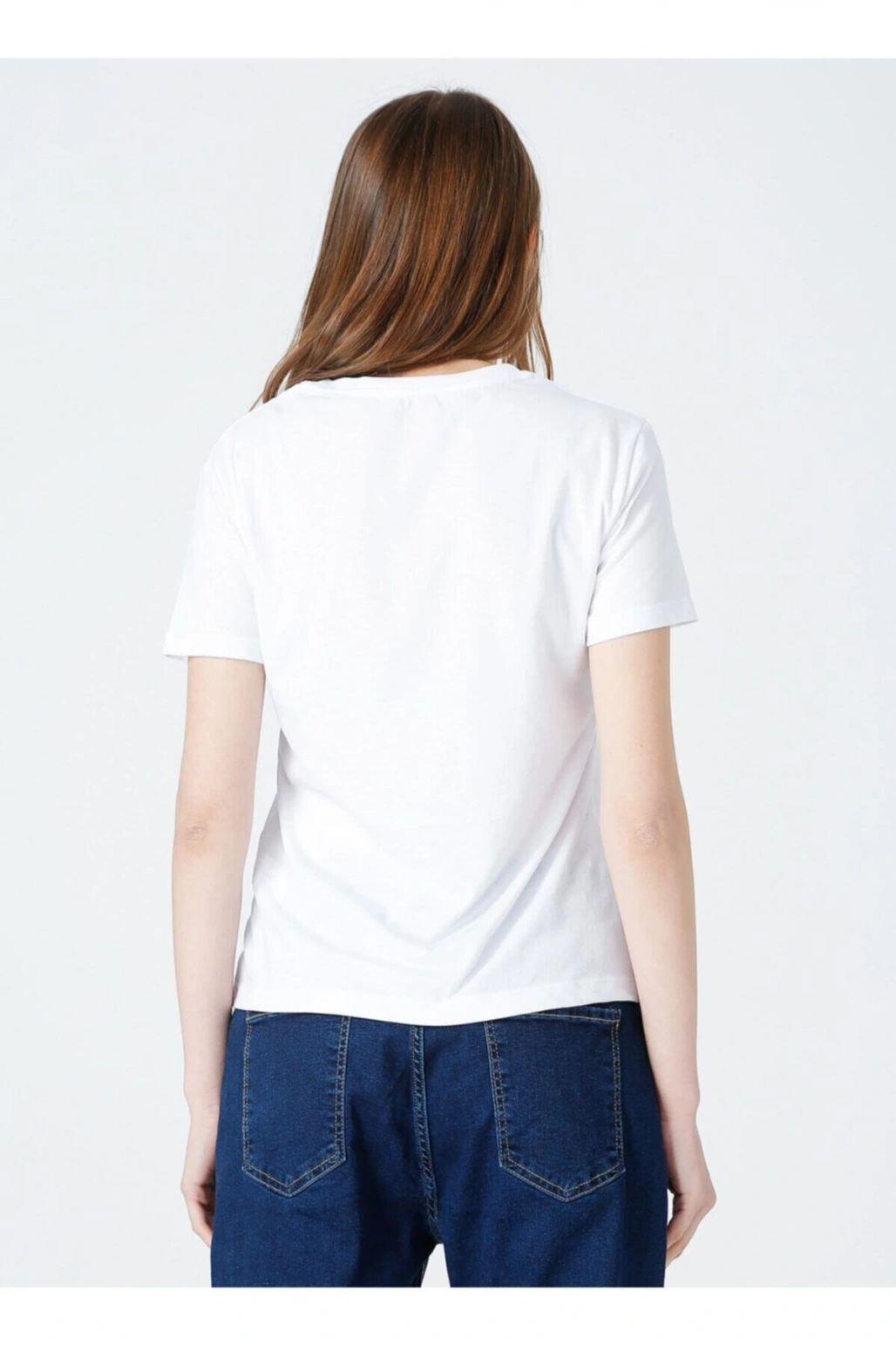 V Yaka Kısa Kol Beyaz Kadın T-shirt