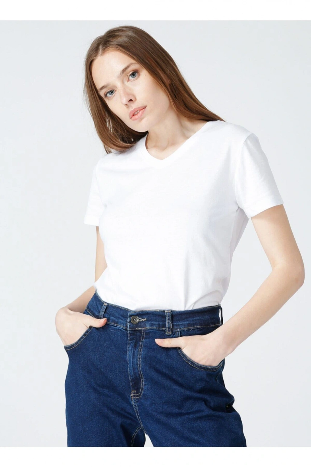 V Yaka Kısa Kol Beyaz Kadın T-shirt