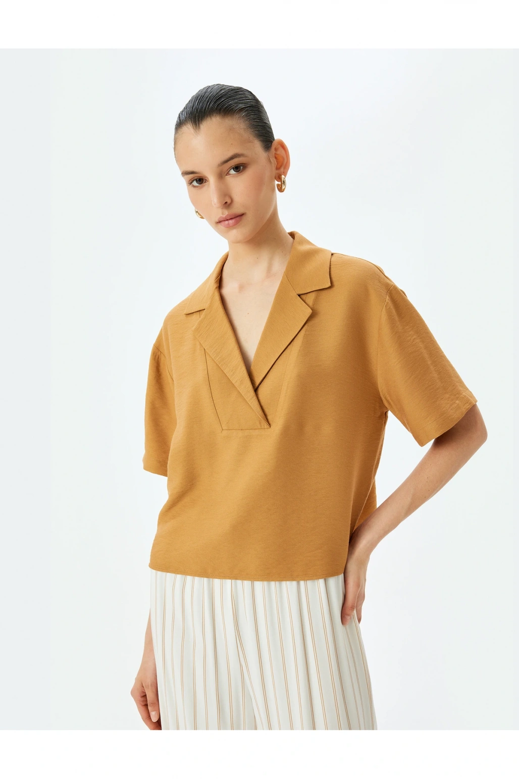 Viskon Kısa Kollu Bol Kesim Polo Yaka Bluz