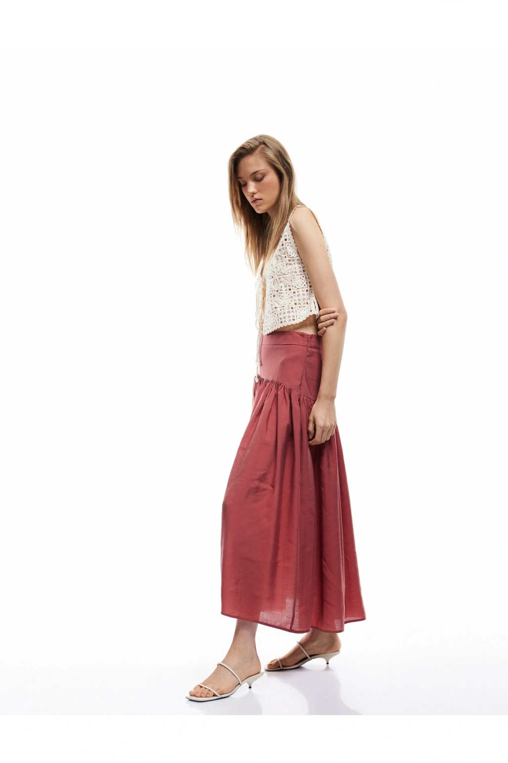 X Melis Ağazat - Büzgülü Belden Oturtma Detaylı Midi Kloş Etek