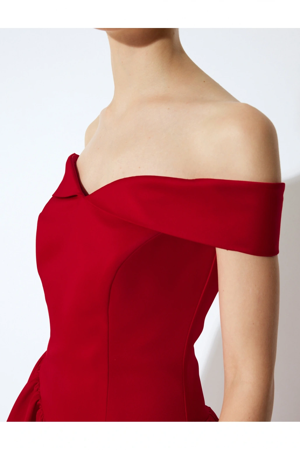 X Sibil Çetinkaya - Saten Kalp Yaka Omzu Açık Mini Balon Elbise