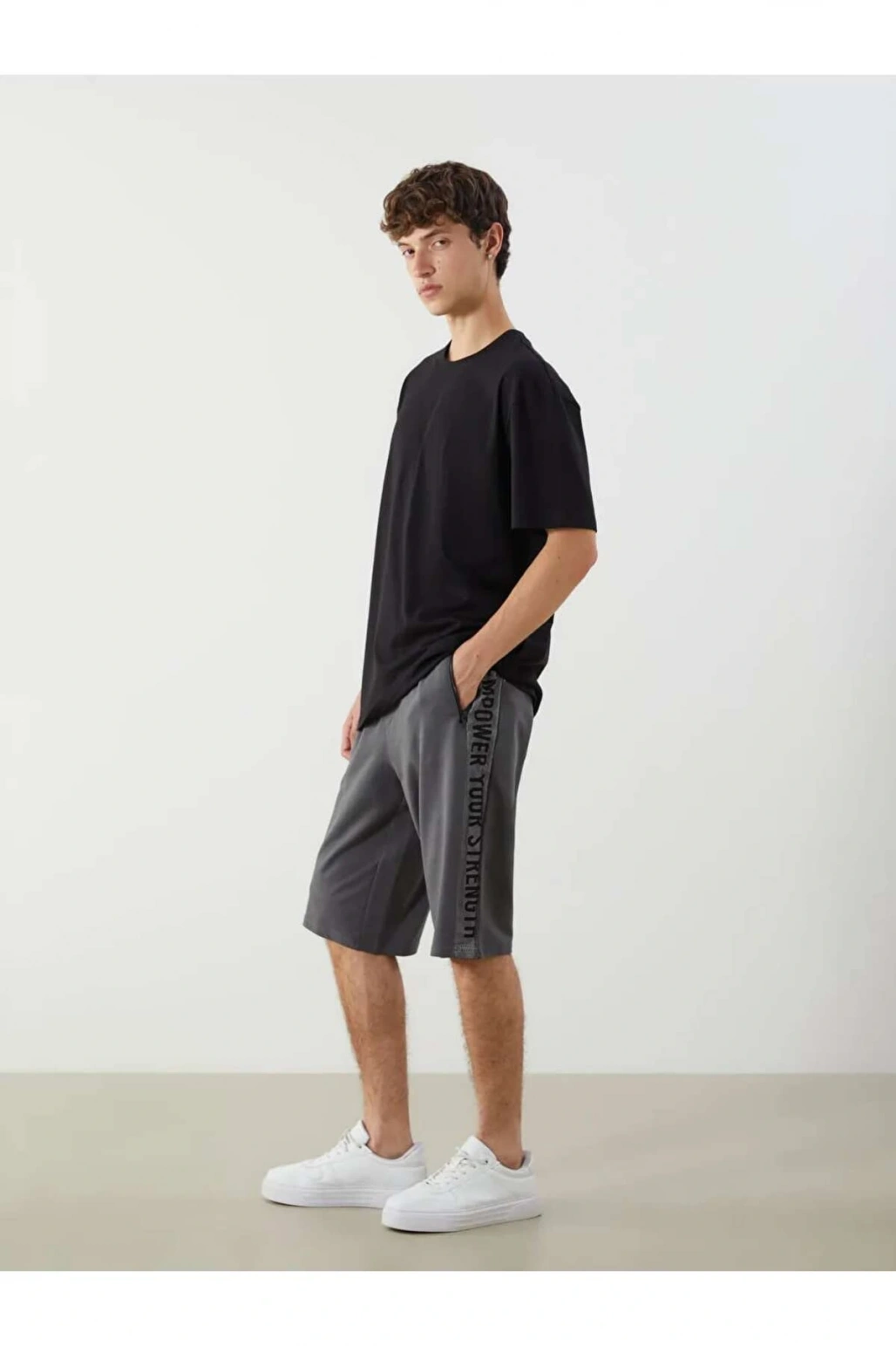 XSIDE Antrasit Rahat Kalıp Erkek Şort