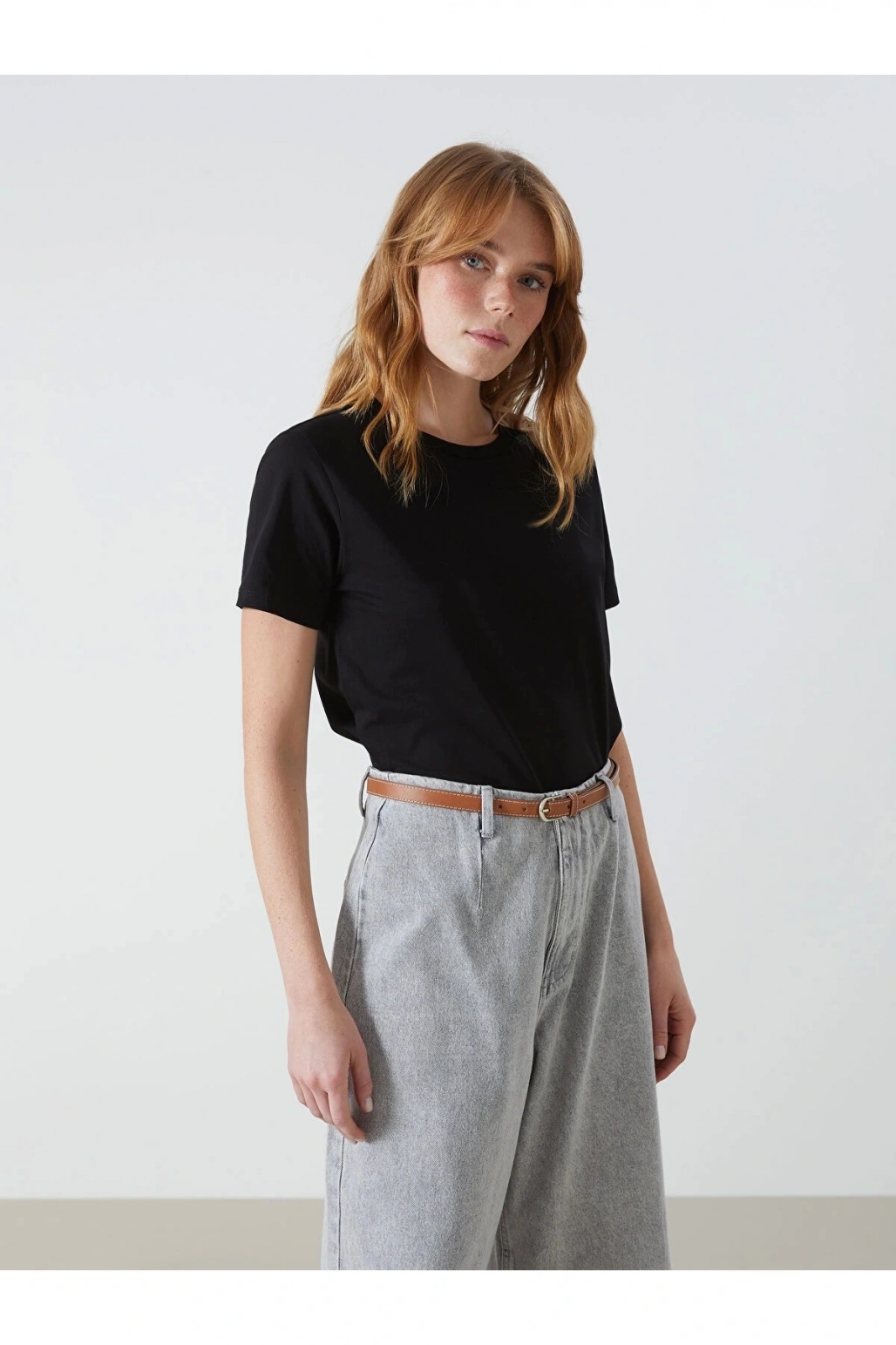 XSIDE Siyah Bisiklet Yaka Kadın Tişört