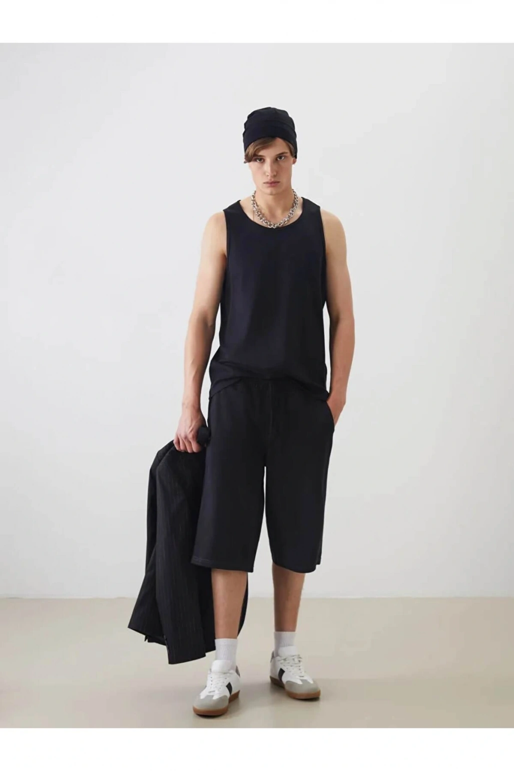 XSIDE Siyah Rahat Kalıp Erkek Şort