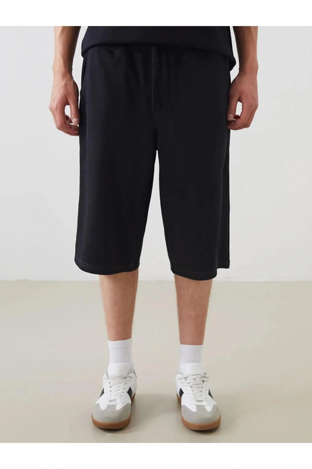 XSIDE Siyah Rahat Kalıp Erkek Şort
