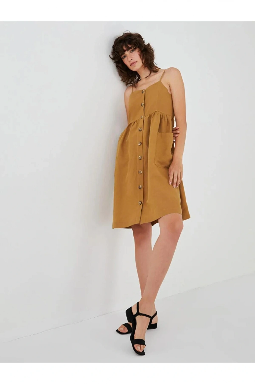 XSIDEBej Askılı Cep Detaylı Önden Düğmeli Kadın Elbise